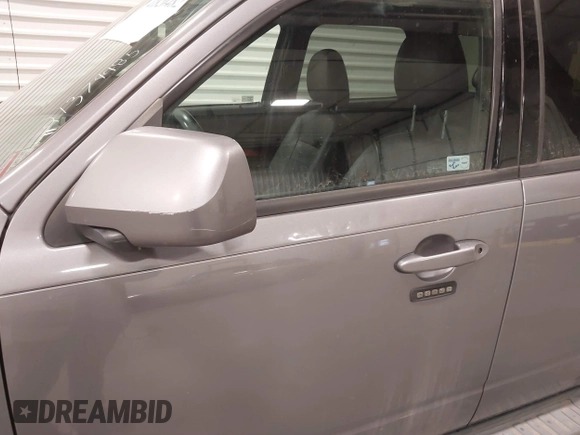 2008 Ford Escape Limited with VIN 1FMCU94178KC99233, listed as a IAAI auction lot 41820482 with 212,498 mi miles. Bid and sale history available at carsss.com. Image 6.