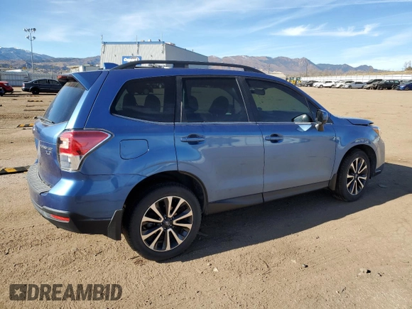 2018 Subaru Forester Premium with VIN JF2SJGECXJH511415, listed as a Copart auction lot 82927724 with 85,939 mi miles and Salvage Title. Bid and sale history available at carsss.com. Image 3.