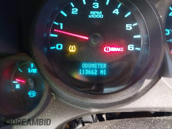 2010 Chevrolet Silverado 1500 LS with VIN 3GCRKREA9AG151200, listed as a IAAI auction lot 41172064 with 113,662 mi miles. Bid and sale history available at carsss.com. Image 7.