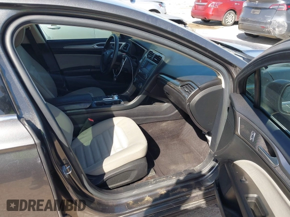 2017 Ford Fusion S with VIN 3FA6P0G72HR140903, listed as a IAAI auction lot 41782272 with 180,064 mi miles. Bid and sale history available at carsss.com. Image 5.