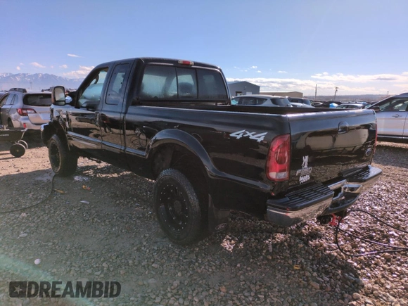 2003 Ford Super Duty F-250 XL with VIN 1FTNX21P03ED15381, listed as a Copart auction lot 44331695 with 140,802 mi miles and Salvage Title. Bid and sale history available at carsss.com. Image 2.