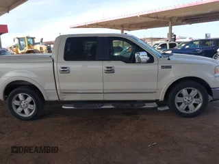 2008 Ford F-150 XLT z VIN 1FTPW12V48FB14779, wystawiony jako IAAI lot #41382815 z przebiegiem 207 483 mil mil oraz . Historia ofert i sprzedaży dostępna na DreamBid. Obrazek 13.