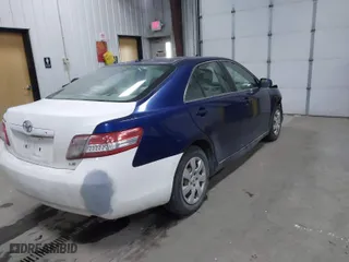 2011 Toyota Camry LE with VIN 4T1BF3EK3BU598952, listed as a IAAI auction lot 41070195 with 214,456 mi miles. Bid and sale history available at carsss.com. Image 4.