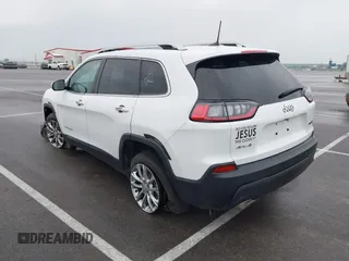 2021 Jeep Cherokee Latitude Lux z VIN 1C4PJMMX4MD221786, wystawiony jako IAAI lot #42432825 z przebiegiem 54 297 mil mil oraz . Historia ofert i sprzedaży dostępna na DreamBid. Obrazek 3.