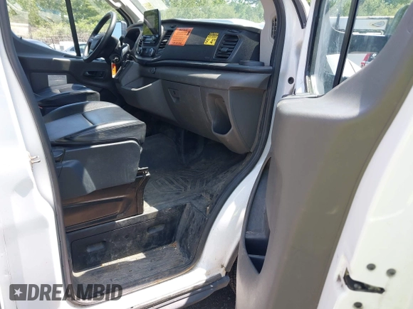 2020 Ford Transit z VIN 1FDBF6Z86LKA32278, wystawiony jako IAAI lot #42511403 z przebiegiem 94 821 mil mil oraz . Historia ofert i sprzedaży dostępna na DreamBid. Obrazek 5.