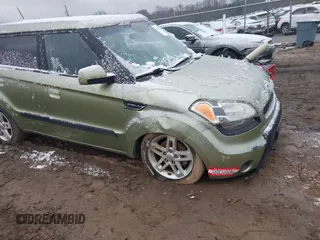 2010 Kia Soul + with VIN KNDJT2A2XA7172245, listed as a IAAI auction lot 41631785 with 1 mi miles. Bid and sale history available at carsss.com. Image 1.
