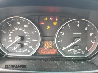 2008 BMW 1 Series 135i z VIN WBAUN93508VK39798, wystawiony jako Copart lot #51617375 z przebiegiem 120 065 mil mil oraz Szkody całkowita. Historia ofert i sprzedaży dostępna na DreamBid. Obrazek 9.