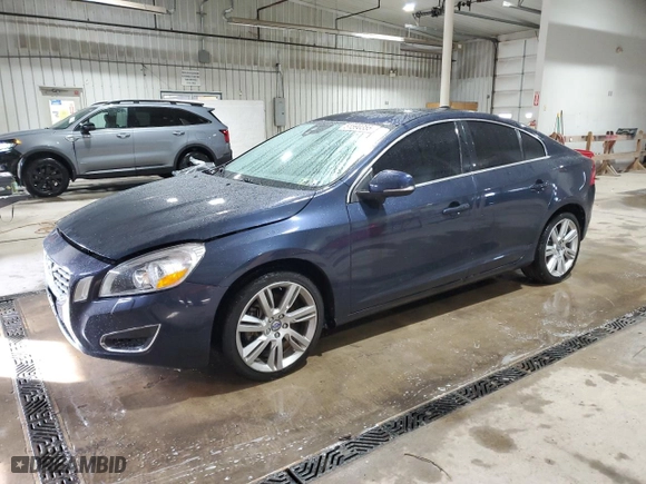 2013 Volvo S60 T5 with VIN YV1612FH9D2206437, listed as a Copart auction lot 51590355 with 123,079 mi miles and Salvage Title. Bid and sale history available at carsss.com. Image 1.