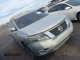 2013 Nissan Pathfinder SL z VIN 5N1AR2MN1DC627348, wystawiony jako IAAI lot #40151386 z przebiegiem 132 890 mil mil oraz . Historia ofert i sprzedaży dostępna na DreamBid. Obrazek 1.