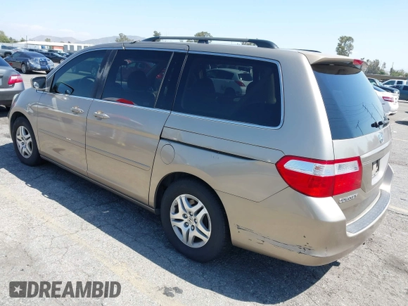 2006 Honda Odyssey EX-L with VIN 5FNRL38646B044795, listed as a IAAI auction lot 42102422 with 213,194 mi miles and . Bid and sale history available at carsss.com. Image 3.
