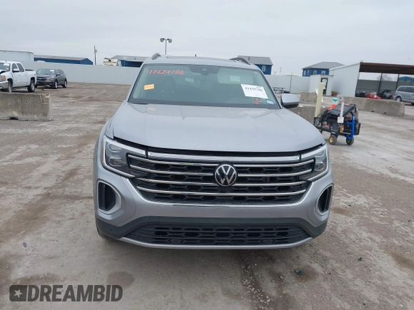 2024 Volkswagen Atlas SE z VIN 1V2JR2CA1RC537982, wystawiony jako IAAI lot #41429786 z przebiegiem 33 846 mil mil oraz . Historia ofert i sprzedaży dostępna na DreamBid. Obrazek 12.