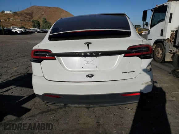 2021 Tesla Model X Long Range Plus with VIN 5YJXCBE22MF311576, listed as a Copart auction lot 68583984 with 83,137 mi miles and Salvage Title. Bid and sale history available at carsss.com. Image 6.