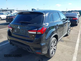 2024 Mitsubishi Outlander S z VIN JA4ARUAU2RU022164, wystawiony jako IAAI lot #41675372 z przebiegiem 401 mil mil oraz . Historia ofert i sprzedaży dostępna na DreamBid. Obrazek 4.