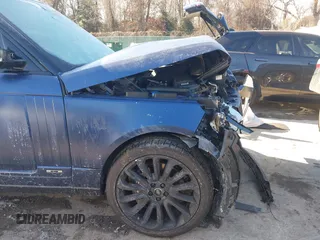 2020 Land Rover Range Rover Autobiography с VIN SALGV5SE5LA401539, выставлен на аукционе IAAI как лот 41394368 с пробегом 35 631 миль миль и . История ставок и продаж доступна на DreamBid. Изображение 17.