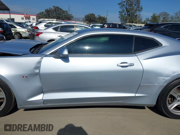 2017 Chevrolet Camaro 1LT z VIN 1G1FB1RS0H0146367, wystawiony jako IAAI lot #42343908 z przebiegiem 82 747 mil mil oraz . Historia ofert i sprzedaży dostępna na DreamBid. Obrazek 14.