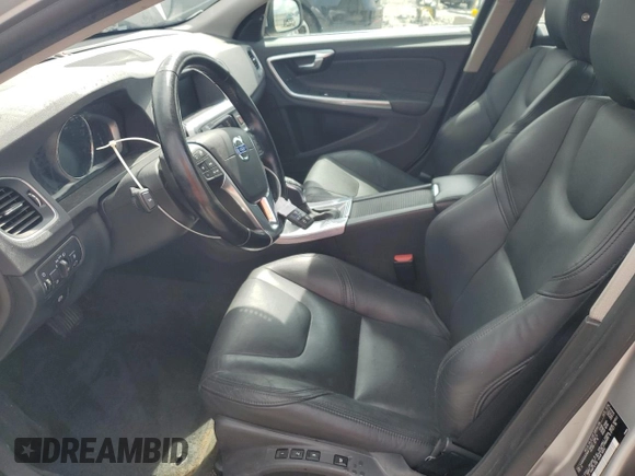 2017 Volvo S60 Inscription Platinum z VIN LYV402HMXHB129950, wystawiony jako Copart lot #54382365 z przebiegiem 92 868 mil mil oraz Szkoda całkowita • Salvage title. Historia ofert i sprzedaży dostępna na DreamBid. Obrazek 7.