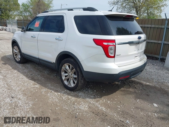 2011 Ford Explorer XLT with VIN 1FMHK8D80BGA67960, listed as a IAAI auction lot 42166438 with 203,200 mi miles and . Bid and sale history available at carsss.com. Image 3.