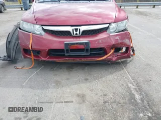 2009 Honda Civic LX z VIN 1HGFA16529L000403, wystawiony jako IAAI lot #41817223 z przebiegiem 85 775 mil mil oraz . Historia ofert i sprzedaży dostępna na DreamBid. Obrazek 6.