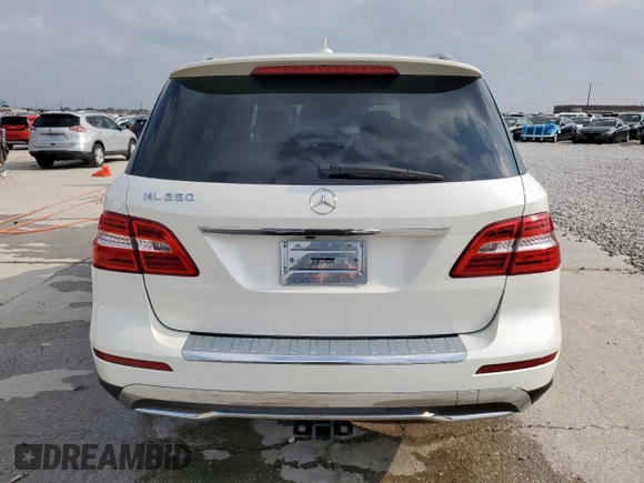 2013 Mercedes-Benz M 350 z VIN 4JGDA5JB7DA252092, wystawiony jako Copart lot #57122915 z przebiegiem 71 502 mil mil oraz Szkoda całkowita • Salvage title. Historia ofert i sprzedaży dostępna na DreamBid. Obrazek 6.