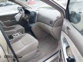 2008 Toyota Sienna CE with VIN 5TDZK23C88S174779, listed as a IAAI auction lot 40888229 with 180,865 mi miles. Bid and sale history available at carsss.com. Image 5.