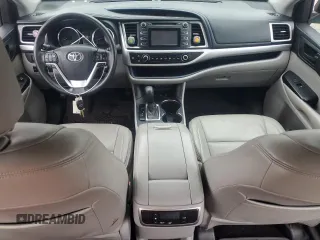 2017 Toyota Highlander LE with VIN 5TDBZRFH9HS377774, listed as a Copart auction lot 62551485 with 75,292 mi miles and Salvage title. Bid and sale history available at DreamBid. Image 8.