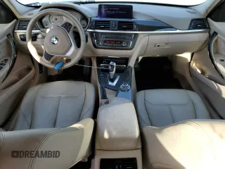 2012 BMW 3 Series 328i z VIN WBA3A5C51CF259481, wystawiony jako Copart lot #52381425 z przebiegiem 206 764 mil mil oraz Szkoda całkowita • Salvage title. Historia ofert i sprzedaży dostępna na DreamBid. Obrazek 8.