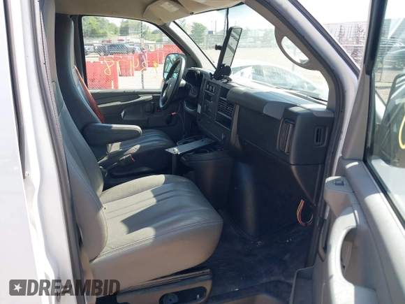 2014 Chevrolet Express Cargo with VIN 1GCSGAFX5E1152985, listed as a IAAI auction lot 42483478 with 208,518 mi miles and . Bid and sale history available at DreamBid. Image 5.