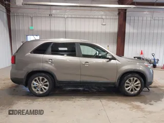 2015 Kia Sorento EX with VIN 5XYKU4A77FG578101, listed as a IAAI auction lot 41603372 with 120,804 mi miles. Bid and sale history available at carsss.com. Image 13.