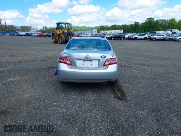 2011 Toyota Camry LE with VIN 4T4BF3EK6BR187499, listed as a IAAI auction lot 41800072 with 186,062 mi miles. Bid and sale history available at carsss.com. Image 16.