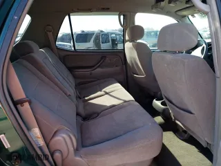2004 Toyota Sequoia SR5 with VIN 5TDZT34A24S220925, listed as a Copart auction lot 43048845 with 258,299 mi miles and Salvage Title. Bid and sale history available at carsss.com. Image 12.