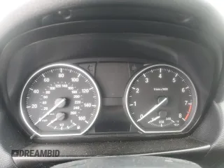2011 BMW 1 Series 135i z VIN WBAUN7C50BVM24400, wystawiony jako Copart lot #82216194 z przebiegiem Nie podano mil oraz Szkoda całkowita • Salvage title. Historia ofert i sprzedaży dostępna na DreamBid. Obrazek 9.
