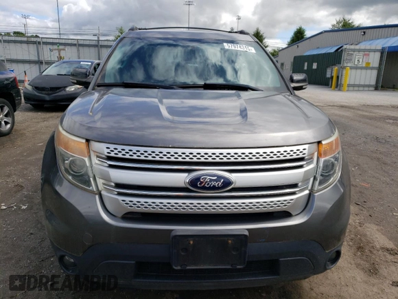 2014 Ford Explorer XLT z VIN 1FM5K8D82EGB26708, wystawiony jako Copart lot #57974315 z przebiegiem 163 310 mil mil oraz Tytuł czysty. Historia ofert i sprzedaży dostępna na DreamBid. Obrazek 5.