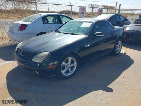2001 Mercedes-Benz SLK-Class with VIN WDBKK65F61F215530, listed as a IAAI auction lot 41669348 with 1 mi miles. Bid and sale history available at carsss.com. Image 2.