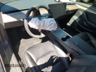 2023 Tesla Model 3 z VIN 5YJ3E1EAXPF409835, wystawiony jako Copart lot #56205335 z przebiegiem Nie podano mil oraz Szkoda całkowita • Salvage title. Historia ofert i sprzedaży dostępna na DreamBid. Obrazek 8.