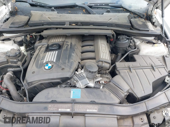 2007 BMW 3 Series 328i with VIN WBAVC53517FZ77136, listed as a IAAI auction lot 41799066 with 178,362 mi miles and . Bid and sale history available at carsss.com. Image 10.