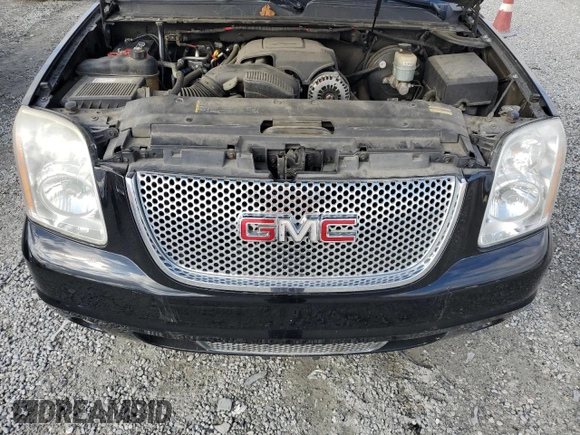 2008 GMC Yukon Denali with VIN 1GKFK63878J187742, listed as a Copart auction lot 42462895 with 133,468 mi miles and Clean title. Bid and sale history available at DreamBid. Image 12.