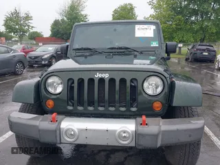 2010 Jeep Wrangler Sahara z VIN 1J4AA5D19AL133321, wystawiony jako IAAI lot #42369872 z przebiegiem 66 930 mil mil oraz . Historia ofert i sprzedaży dostępna na DreamBid. Obrazek 12.