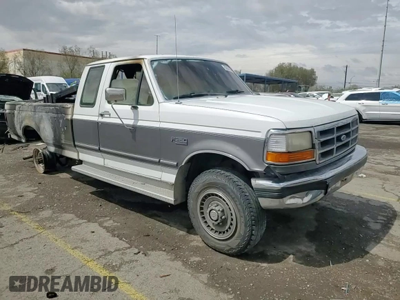 1992 Ford F-250 z VIN 1FTHX26G4NKB83915, wystawiony jako Copart lot #55854535 z przebiegiem Nie podano mil oraz Szkoda całkowita • Salvage title. Historia ofert i sprzedaży dostępna na DreamBid. Obrazek 13.