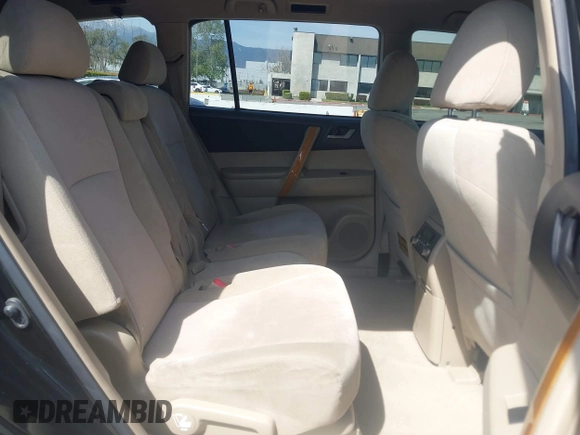 2009 Toyota Highlander Hybrid with VIN JTEEW41A592026819, listed as a IAAI auction lot 41837703 with 216,588 mi miles. Bid and sale history available at carsss.com. Image 8.