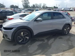 2025 Hyundai Ioniq 5 z VIN 7YAKM4DA8SY002745, wystawiony jako IAAI lot #42135641 z przebiegiem 686 mil mil oraz . Historia ofert i sprzedaży dostępna na DreamBid. Obrazek 15.