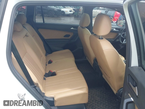 2022 Volkswagen Tiguan SE z VIN 3VV2B7AX0NM079702, wystawiony jako IAAI lot #42600950 z przebiegiem 91 826 mil mil oraz . Historia ofert i sprzedaży dostępna na DreamBid. Obrazek 8.