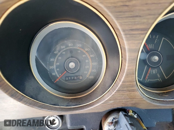 1970 Ford Mustang z VIN 0F04F121563, wystawiony jako Copart lot #60193005 z przebiegiem 31 733 mil mil oraz Czysty tytuł • Clean title. Historia ofert i sprzedaży dostępna na DreamBid. Obrazek 9.