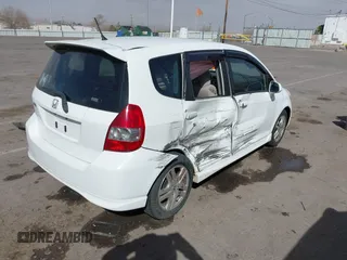 2007 Honda Fit Sport z VIN JHMGD38657S030086, wystawiony jako IAAI lot #41699824 z przebiegiem 224 648 mil mil oraz . Historia ofert i sprzedaży dostępna na DreamBid. Obrazek 4.