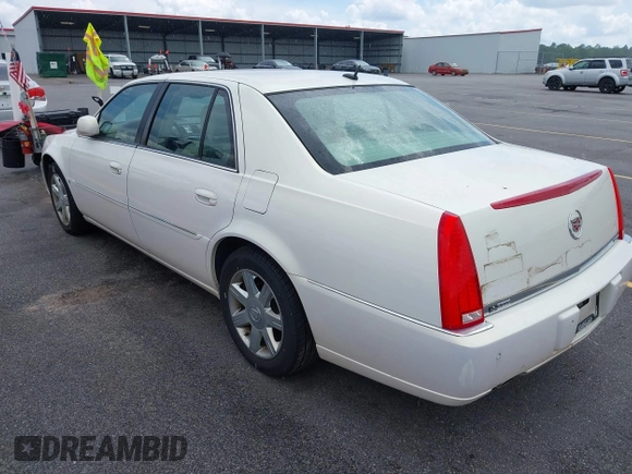 2007 Cadillac DTS Luxury I z VIN 1G6KD57Y67U123765, wystawiony jako IAAI lot #42495242 z przebiegiem 56 193 mil mil oraz . Historia ofert i sprzedaży dostępna na DreamBid. Obrazek 3.