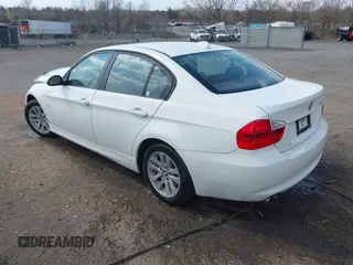 2006 BMW 3 Series 325i with VIN WBAVB13536KX69521, listed as a IAAI auction lot 41832395 with 182,106 mi miles. Bid and sale history available at carsss.com. Image 3.