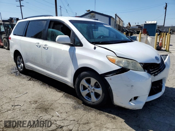 2012 Toyota Sienna LE AAS z VIN 5TDKK3DC8CS241301, wystawiony jako Copart lot #62791895 z przebiegiem 167 439 mil mil oraz Szkoda całkowita • Salvage title. Historia ofert i sprzedaży dostępna na DreamBid. Obrazek 4.
