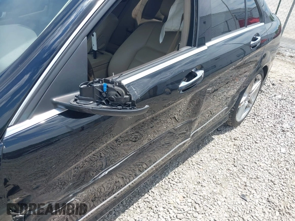 2013 Mercedes-Benz C 300 Sport с VIN WDDGF8AB3DA839741, выставлен на аукционе IAAI как лот 42647321 с пробегом 234 146 миль миль и . История ставок и продаж доступна на DreamBid. Изображение 18.