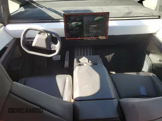 2024 Tesla Cybertruck Cyberbeast z VIN 7G2CEHEE2RA018736, wystawiony jako Copart lot #78482884 z przebiegiem 2482 mil mil oraz Szkody całkowita. Historia ofert i sprzedaży dostępna na DreamBid. Obrazek 8.