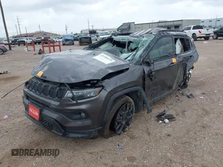 2023 Jeep Compass Latitude z VIN 3C4NJDBN2PT503268, wystawiony jako IAAI lot #42186039 z przebiegiem Nie podano mil oraz . Historia ofert i sprzedaży dostępna na DreamBid. Obrazek 16.