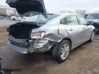 2018 Chevrolet Malibu LT with VIN 1G1ZD5ST8JF263988, listed as a IAAI auction lot 41821778 with 135,924 mi miles. Bid and sale history available at carsss.com. Image 4.